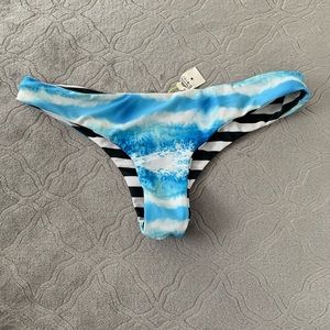 Moana bikini splashing pirate bottom
